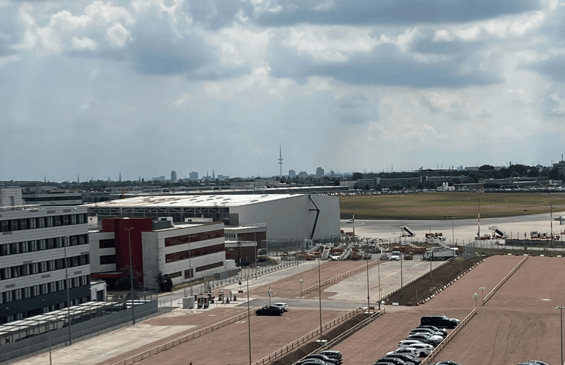 Hamburg plane spotting location park haus 5